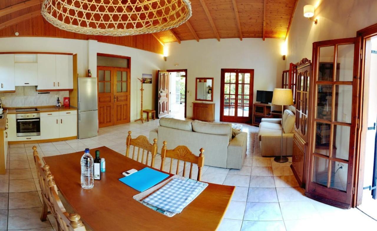 Bungalow Gialova Villa Екстериор снимка